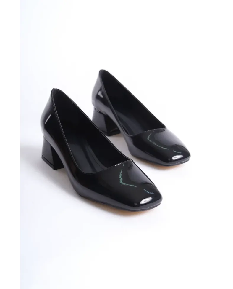 Kadın Siyah Rugan Topuklu Ayakkabı TR08MS23E