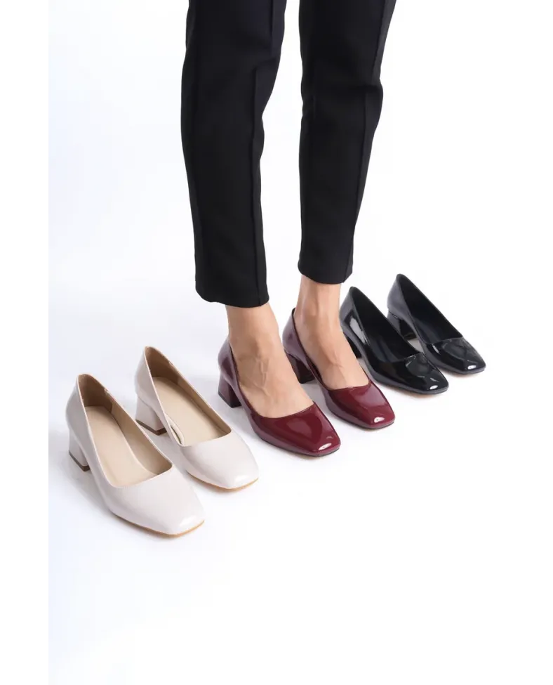 Kadın Siyah Rugan Topuklu Ayakkabı TR08MS23E