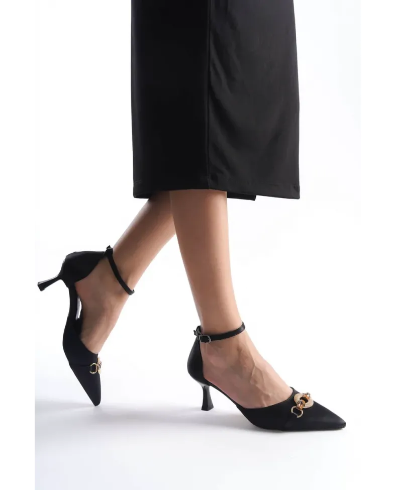 Kadın Siyah Topuklu Ayakkabı TR08MS28A