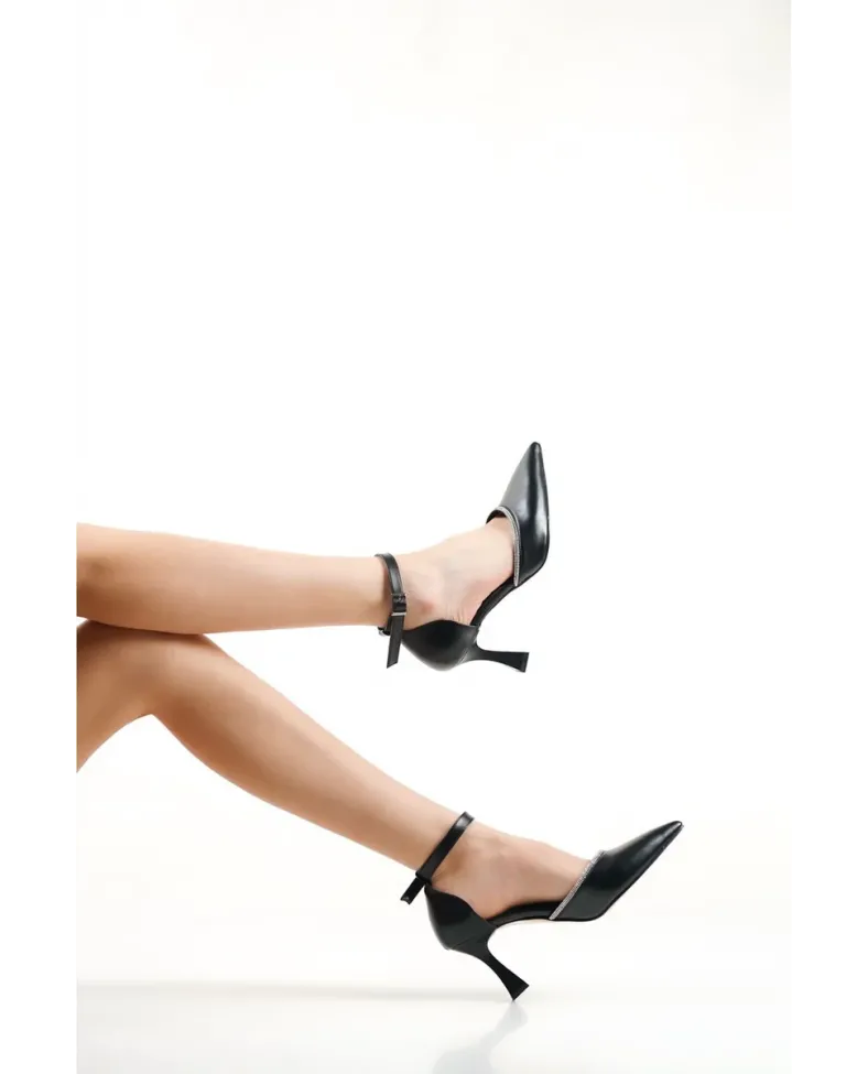 Taşlı Kadın Siyah Topuklu Ayakkabı TR12MS02A