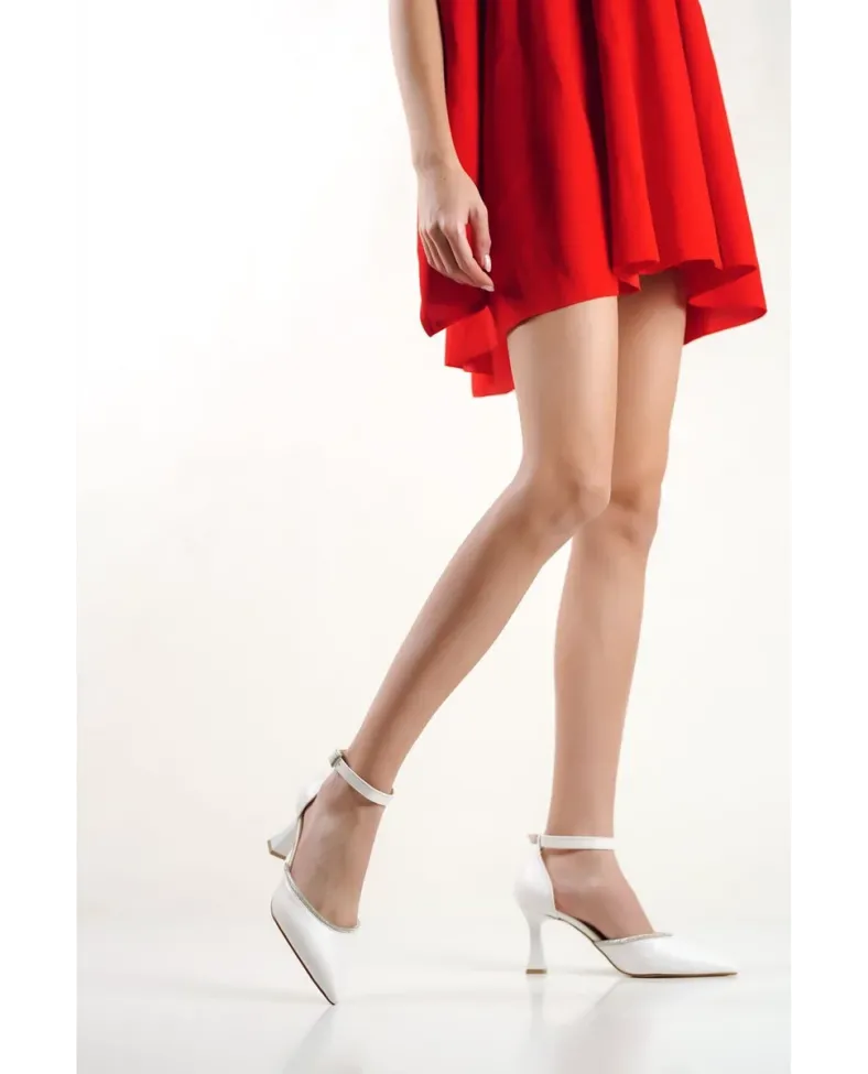 Taşlı Kadın Beyaz Topuklu Ayakkabı TR12MS02B