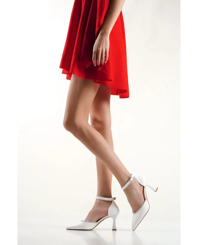 Taşlı Kadın Beyaz Topuklu Ayakkabı TR12MS02B