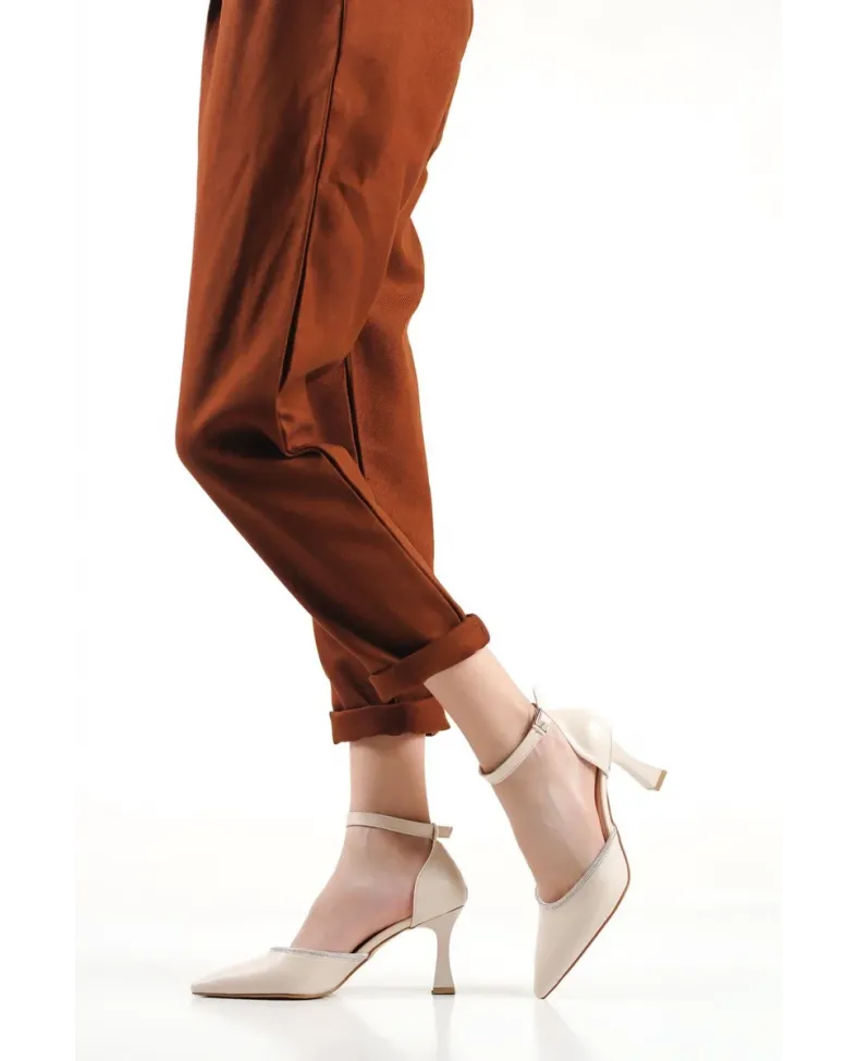 Taşlı Kadın Bej Topuklu Ayakkabı TR12MS02C