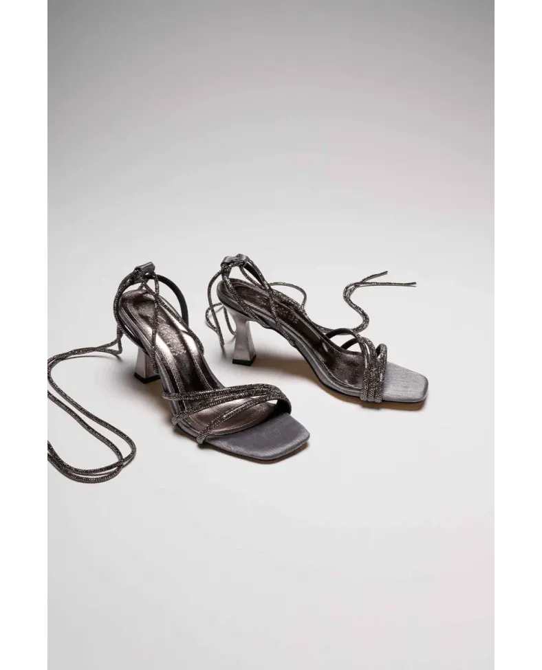 Platin Taşlı Kadın Topuklu Sandalet TR25MY02D