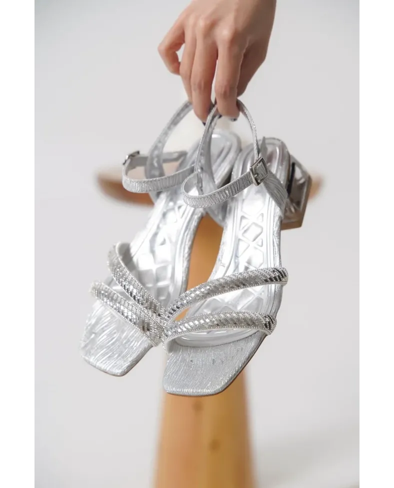 Gümüş Taşlı Kadın Topuklu Sandalet TR25MY04B