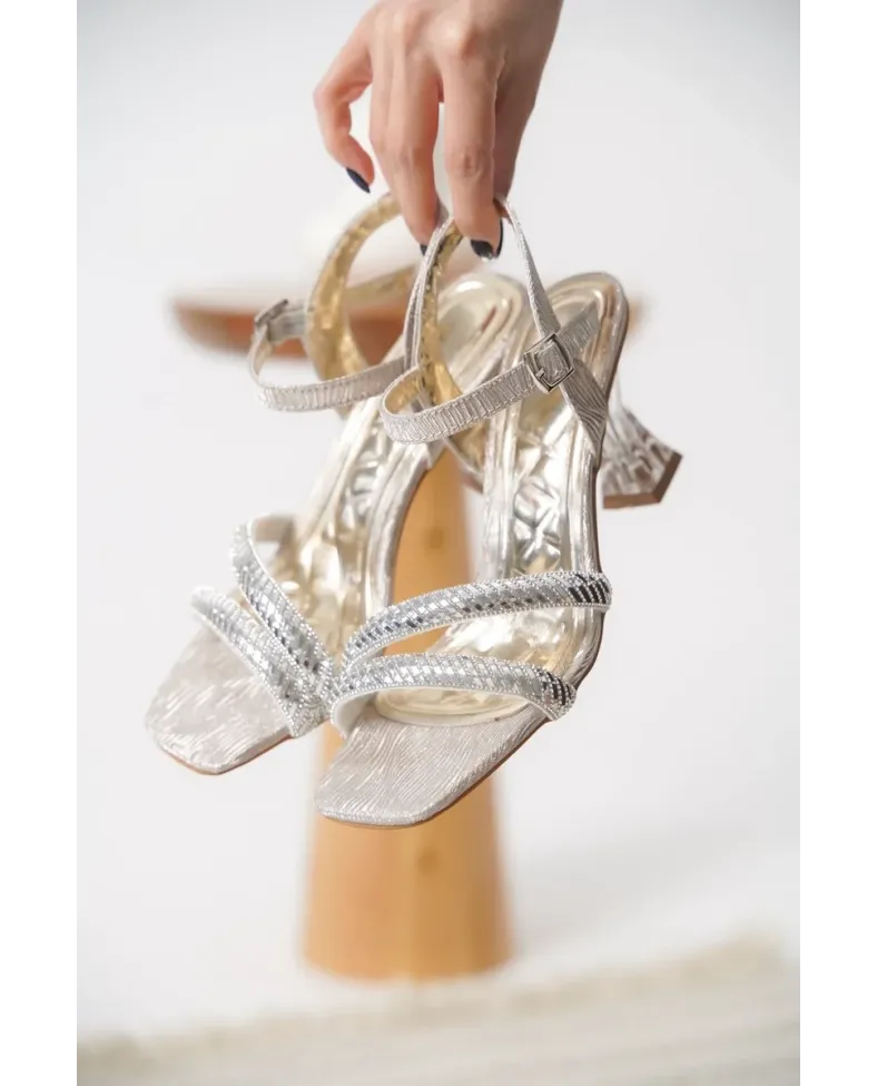 Altın Taşlı Kadın Topuklu Sandalet TR25MY05D