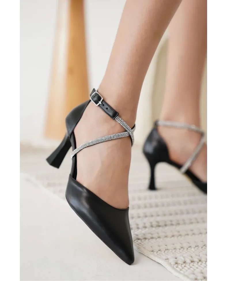 Taşlı Kadın Siyah Topuklu Ayakkabı TR12MS03A