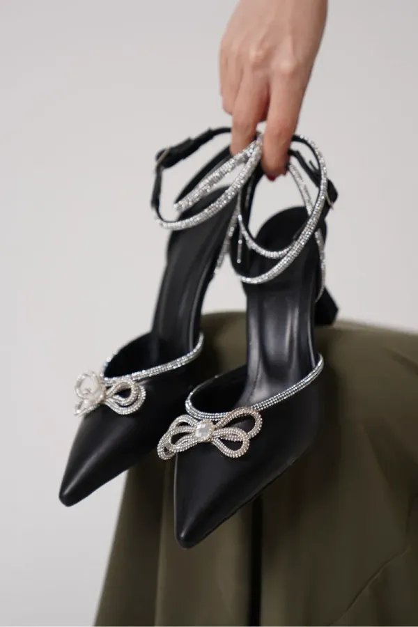 Kadın Siyah Taşlı Topuklu Ayakkabı TR12MS05A