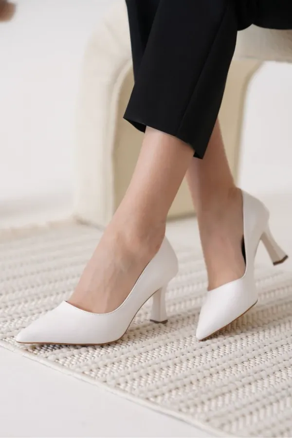 Kadın Beyaz Stiletto TR12MS06B