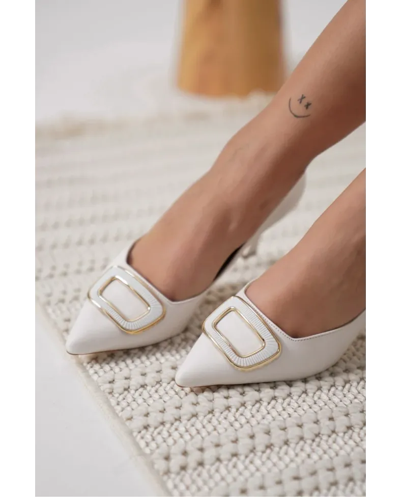 Kadın Beyaz Topuklu Ayakkabı TR12MS07B