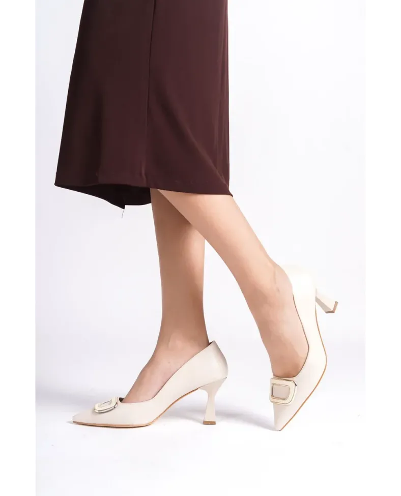 Kadın Bej Topuklu Ayakkabı TR12MS07C