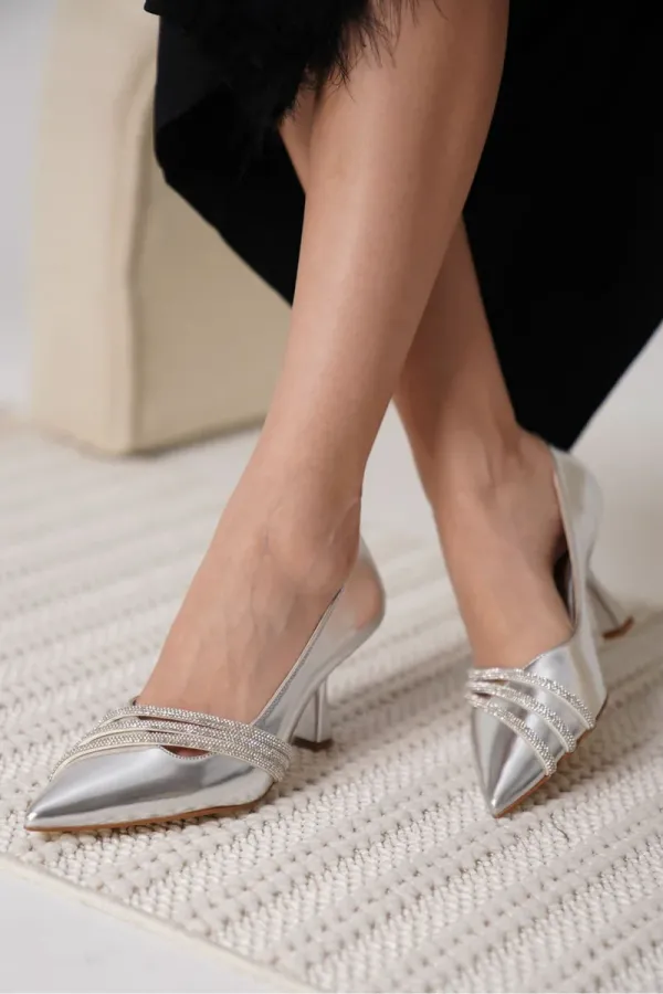 Gümüş Rugan Kadın Topuklu Ayakkabı TR18MS02B