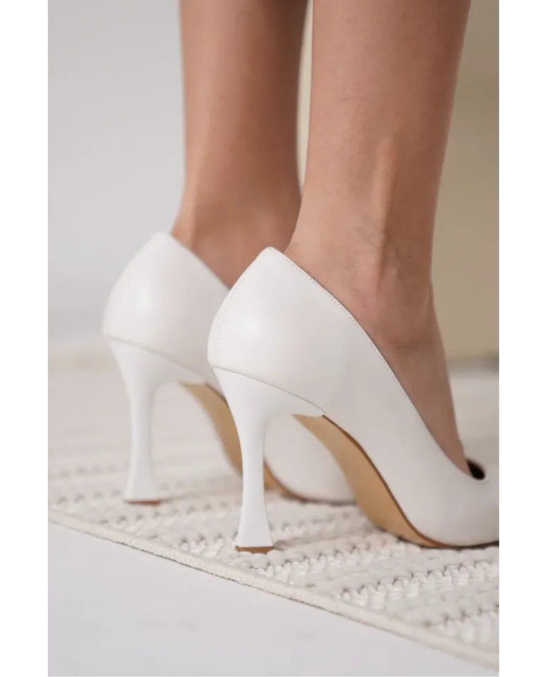 Mat Beyaz Kadın Stiletto TR18MS03D