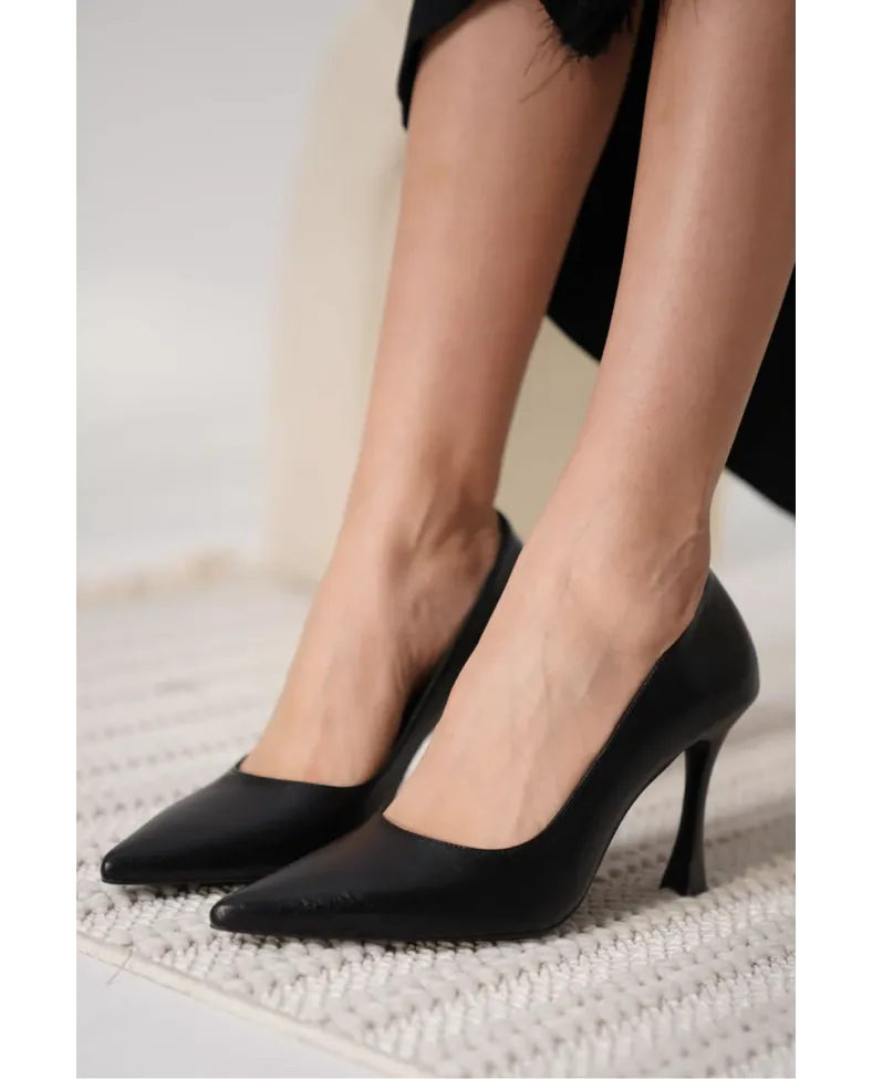 Siyah Cilt Kadın Stiletto TR18MS03F