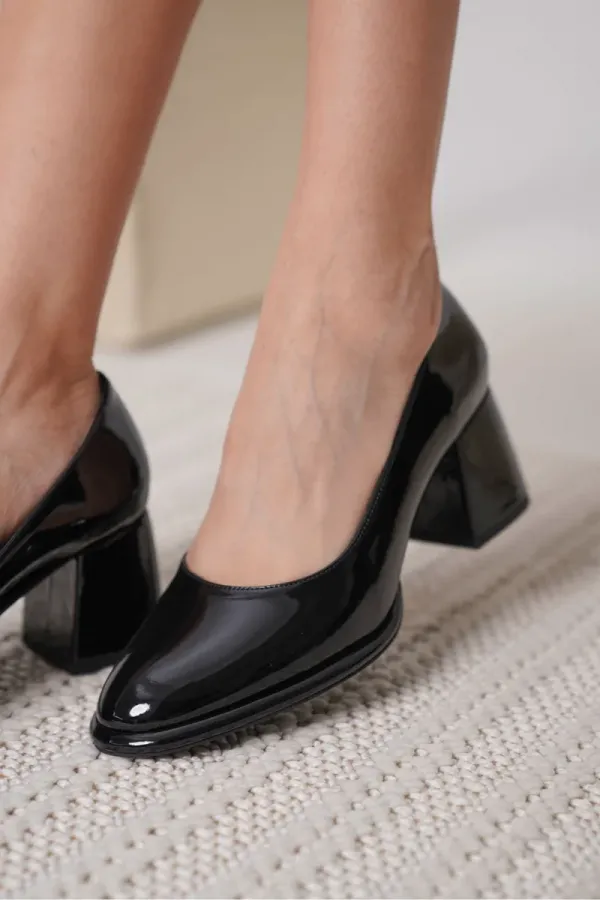 Siyah Rugan Kadın Stiletto TR18MS05A