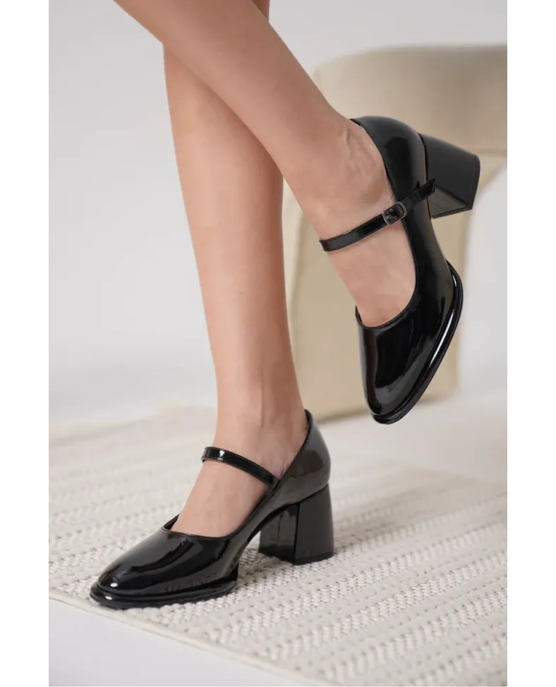 Siyah Rugan Kadın Topuklu Ayakkabı TR18MS07A