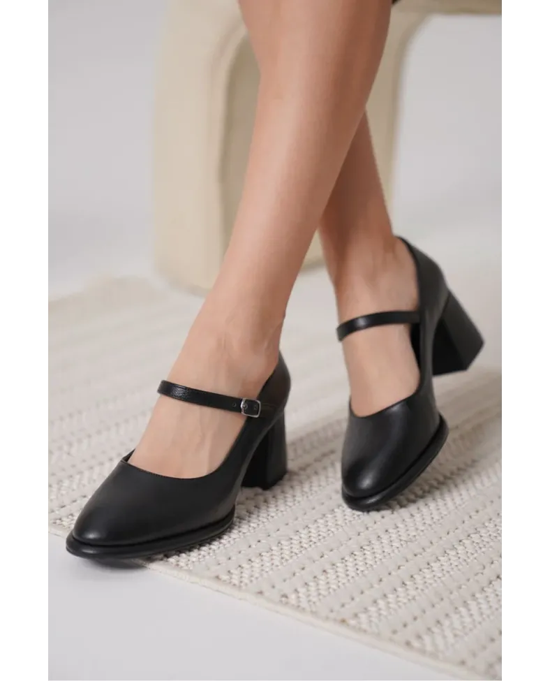 Siyah Cilt Kadın Topuklu Ayakkabı TR18MS07C