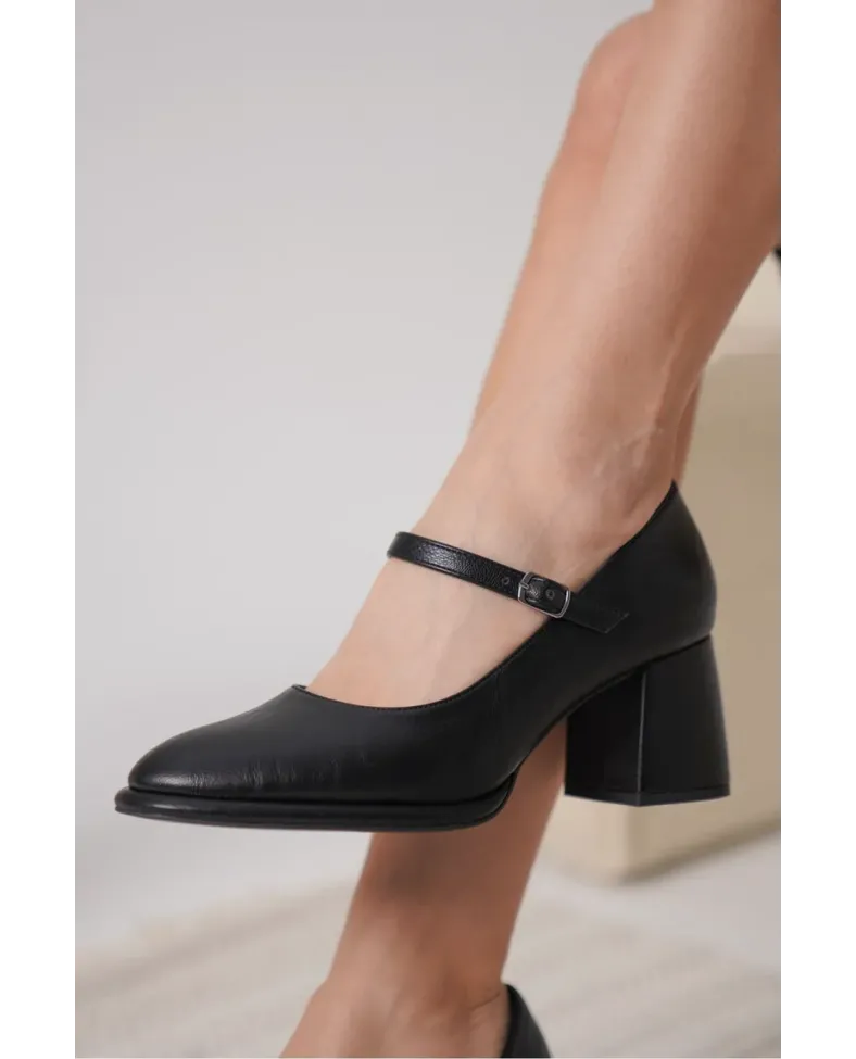 Siyah Cilt Kadın Topuklu Ayakkabı TR18MS07C