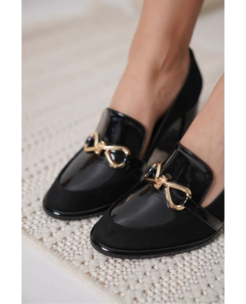 Siyah Rugan Süet Detaylı Kadın Topuklu Ayakkabı TR18MS10C