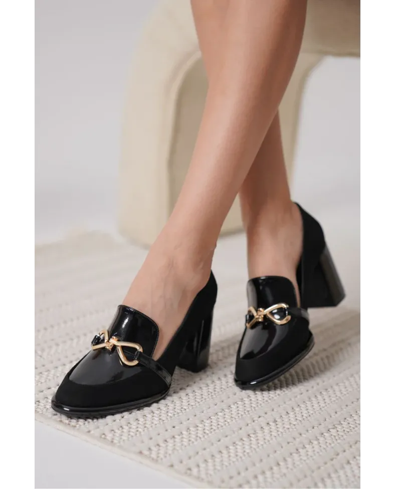 Siyah Rugan Süet Detaylı Kadın Topuklu Ayakkabı TR18MS10C