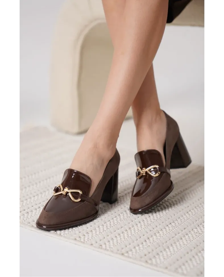 Acı Kahve Rugan Süet Detaylı Kadın Topuklu Ayakkabı TR18MS10E Somersan Giyim | Kadın, Erkek ve Çocuk Moda