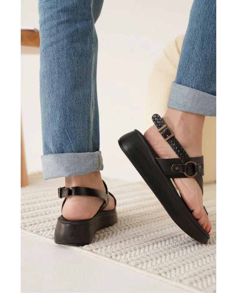 Siyah Hakiki Deri Sandalet TR31MY64A