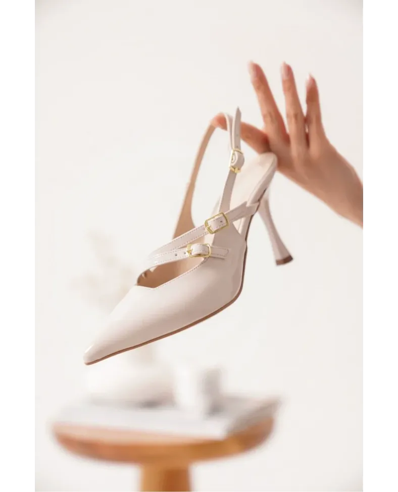 Kadın Bej Rugan Topuklu Ayakkabı TR08MS39B