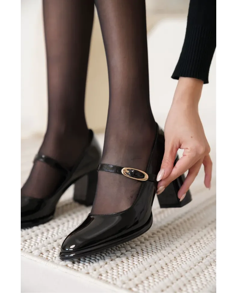 Siyah Kadın Topuklu Ayakkabı TR18MS12A