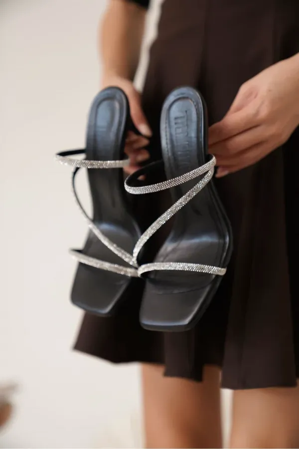 Siyah Kadın Taşlı Topuklu Terlik TR20MY04A