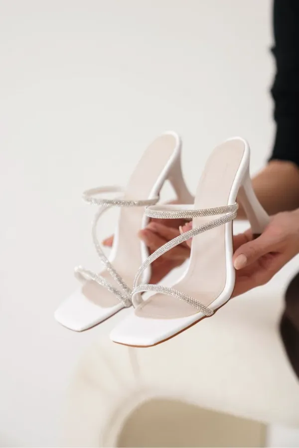 Beyaz Kadın Taşlı Topuklu Terlik TR20MY04B