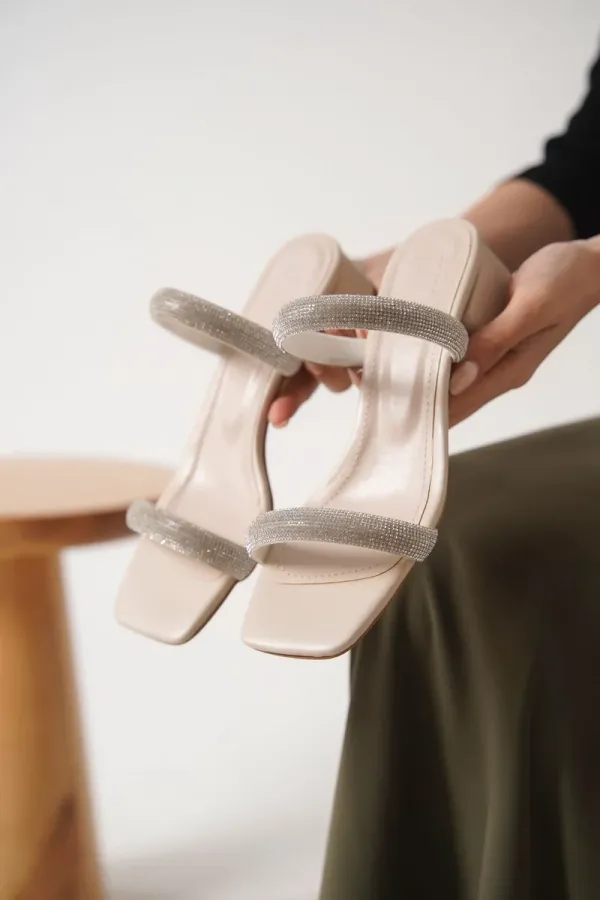 Kalın Topuklu Bej Kadın Terlik TR20MY11C