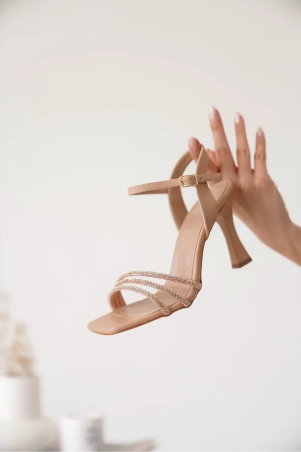 Nude Kadın Taşlı Sandalet TR20MY15D