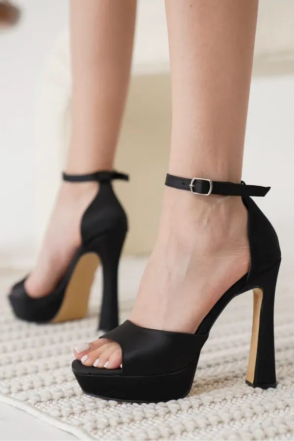 Kadın Siyah Saten Topuklu Ayakkabı TR10MY01D