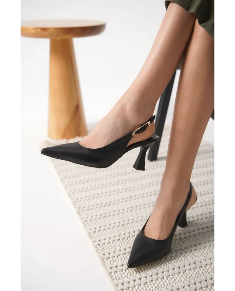 Mat Siyah Kadın Topuklu Ayakkabı TR20MS01D