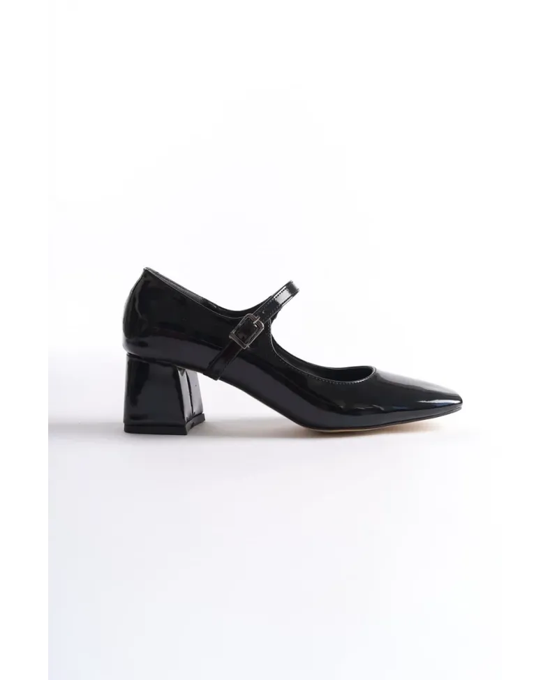 Siyah Rugan Topuklu Kadın Ayakkabı TR16MS01A