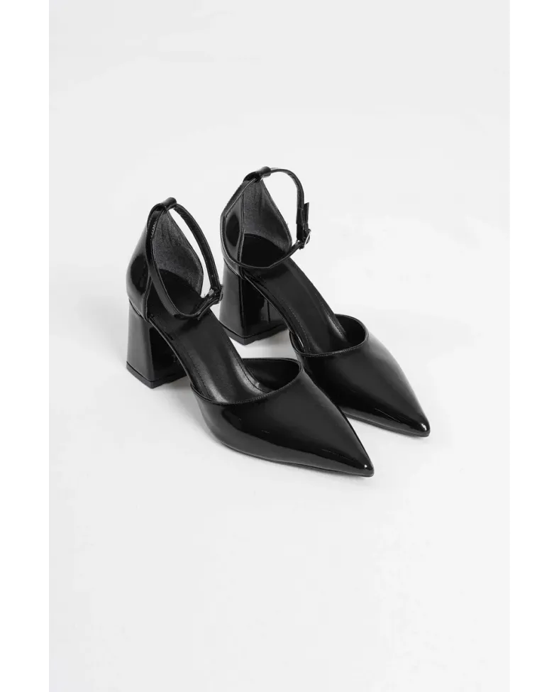 Siyah Rugan Kadın Topuklu Ayakkabı TR08MS11A