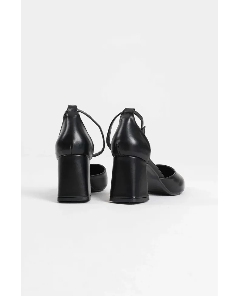 Siyah Cilt Kadın Topuklu Ayakkabı TR08MS11D