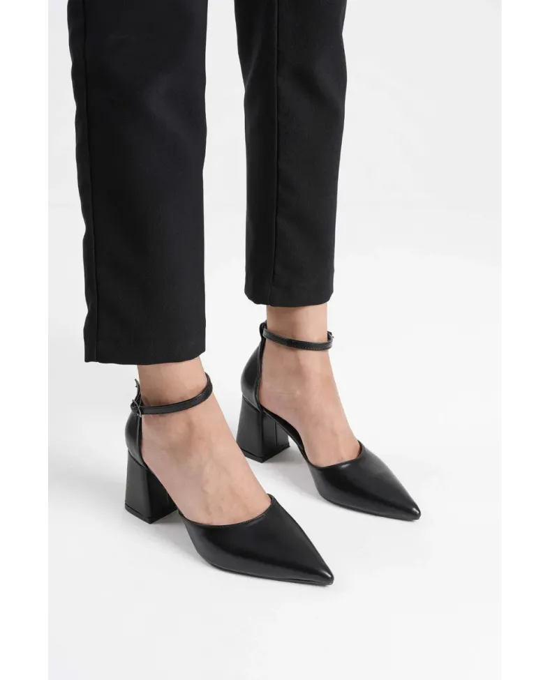 Siyah Cilt Kadın Topuklu Ayakkabı TR08MS11D