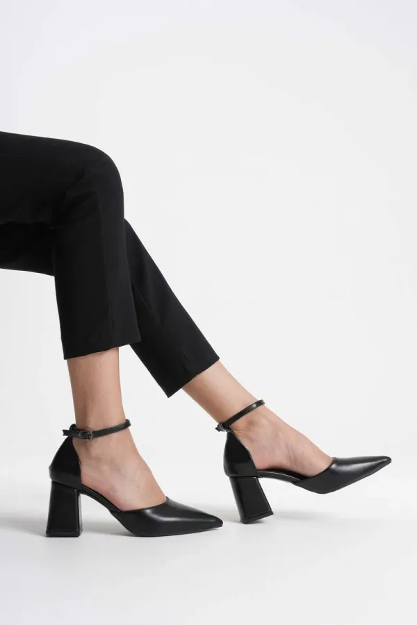 Siyah Cilt Kadın Topuklu Ayakkabı TR08MS11D