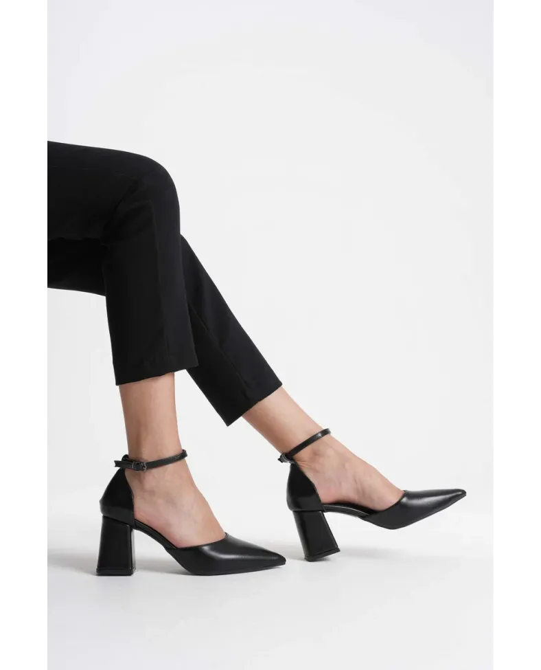 Siyah Cilt Kadın Topuklu Ayakkabı TR08MS11D