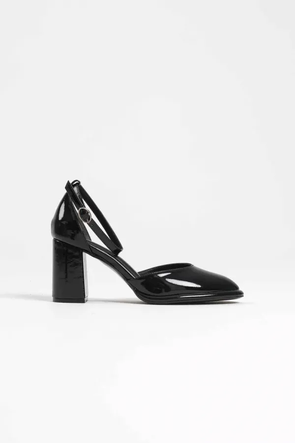 Siyah Rugan Kadın Topuklu Ayakkabı TR18MS04A