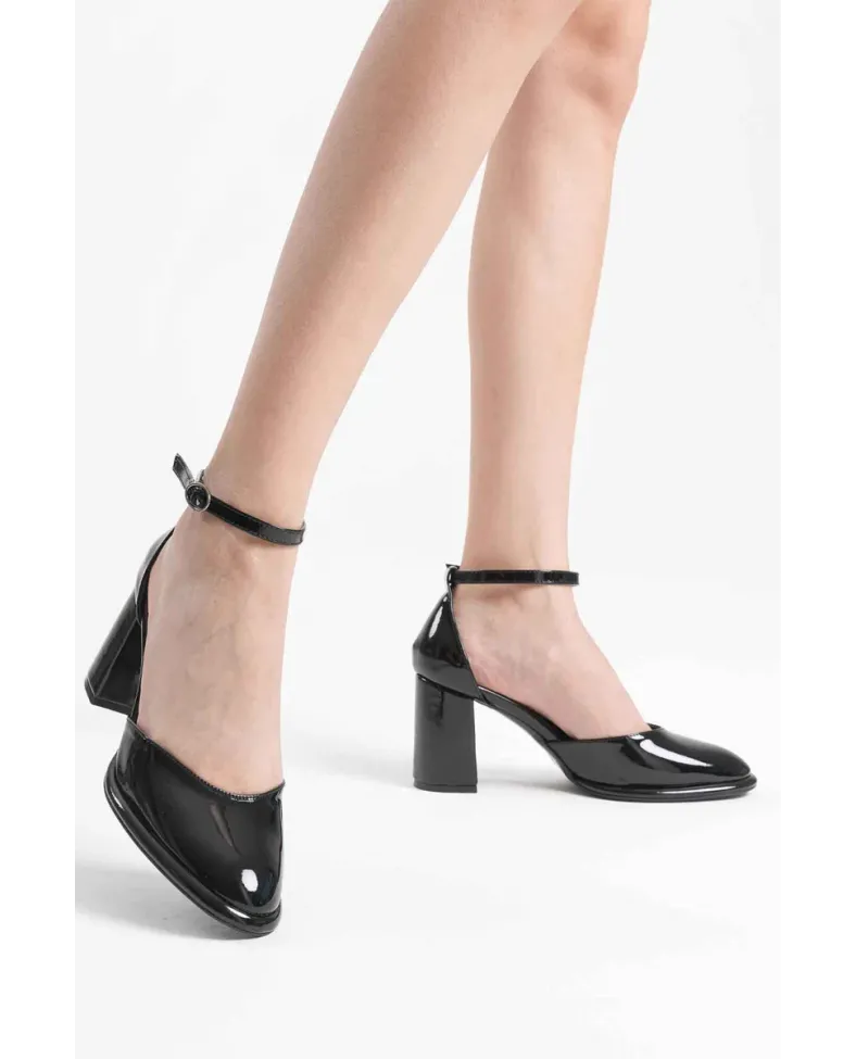 Siyah Rugan Kadın Topuklu Ayakkabı TR18MS04A