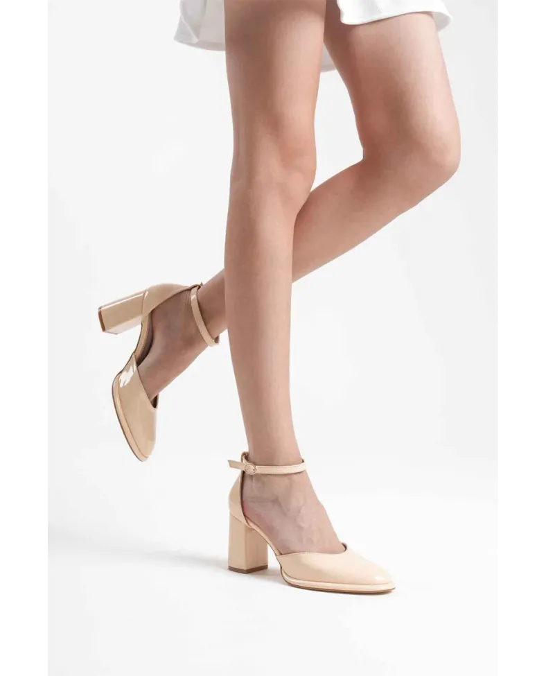 Açık Sarı Rugan Kadın Topuklu Ayakkabı TR18MS04B