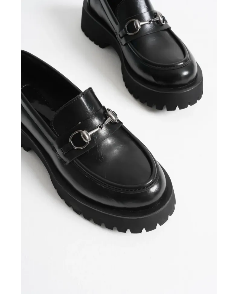 Toka Detaylı Siyah Günlük Loafer Ayakkabı TR10MS04A