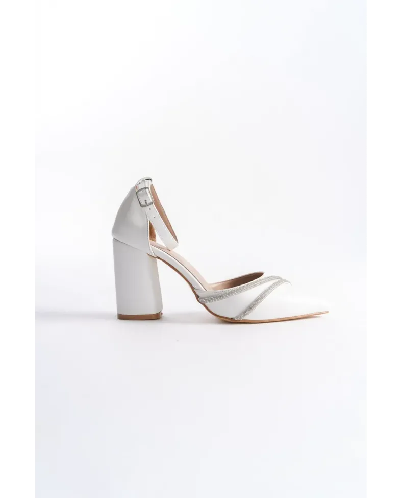 Kadın Beyaz Topuklu Ayakkabı TR08MS32B
