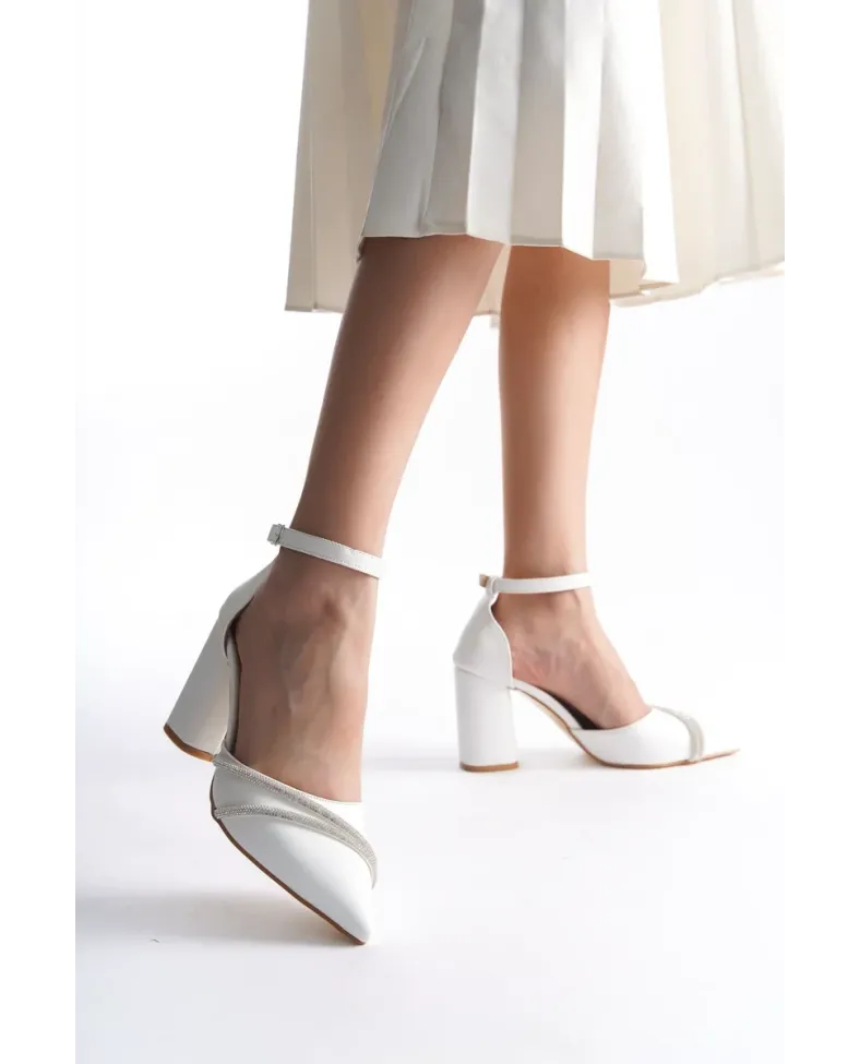 Kadın Beyaz Topuklu Ayakkabı TR08MS32B