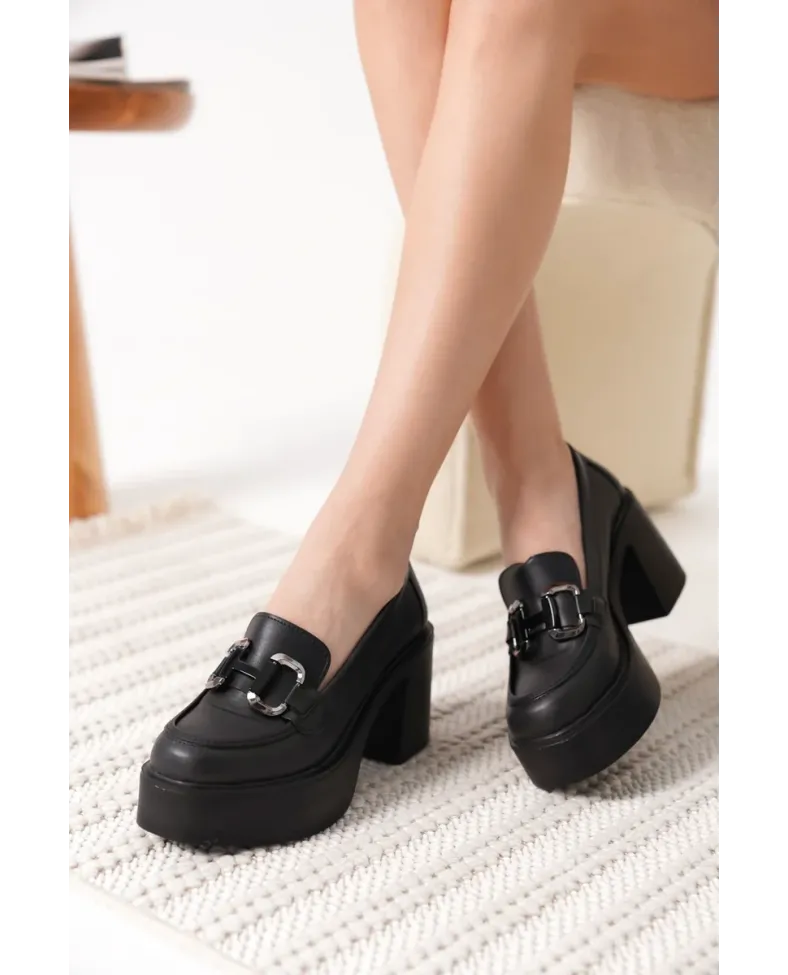 Siyah Gümüş Tokalı Kadın Loafer TR17MS03D