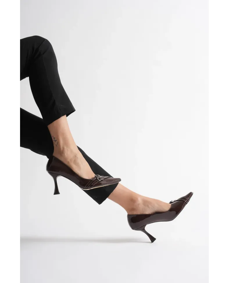 Kadın Acı Kahve Rugan Ayakkabı TR08MS25P