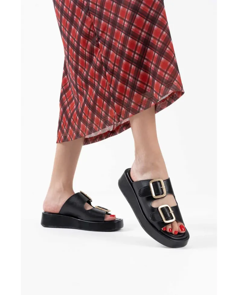 Siyah Cilt Tokalı Terlik TR17MY01A