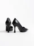 Kadın Siyah Cilt Topuklu Ayakkabı TR08MS45N